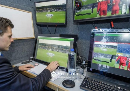 Bóng Đá và Công Nghệ VAR: Sự Cải Tiến hay Làm Mất Đi Cảm Xúc