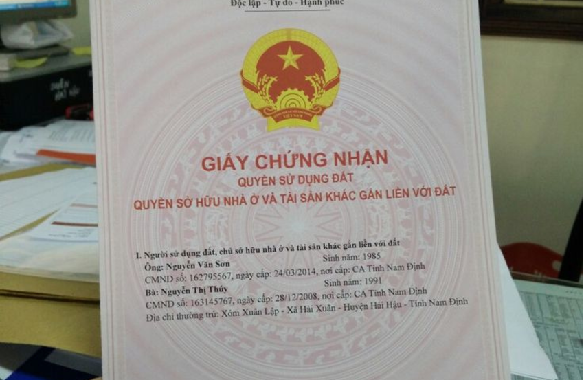 Chậm sang tên sổ đỏ năm 2025: Mức phạt cụ thể là bao nhiêu?