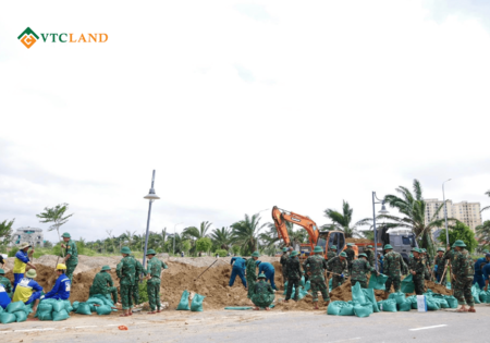 Vỡ bờ sông Vinh, nước tràn ào ạt vào khu đô thị gây ngập nặng