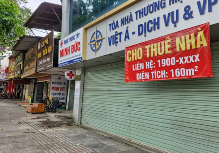 Phố Kim Mã ế ẩm vì metro chậm, nhà 2 mặt tiền bỏ trống